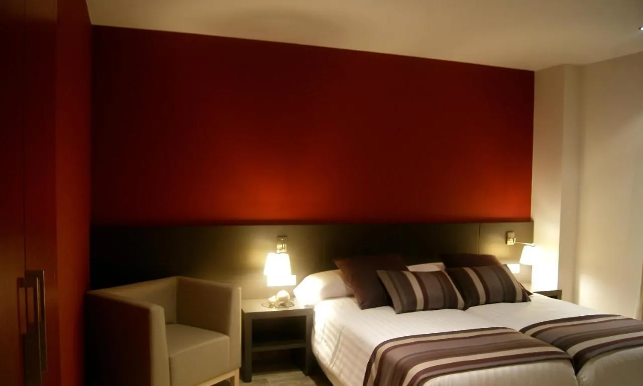 Restaurante Y Alojamiento Can Mach Guest House Tapis