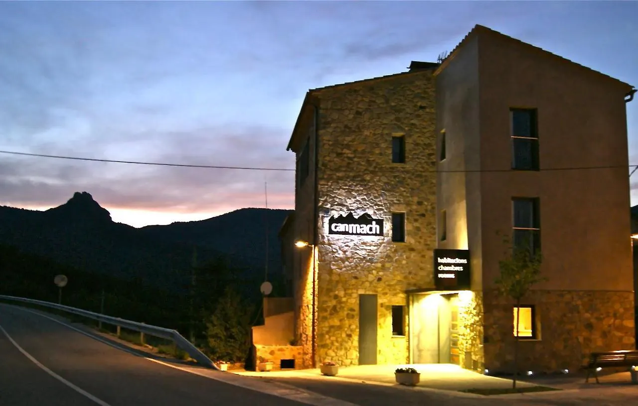 Restaurante y Alojamiento Can Mach Tapis 2*,  España