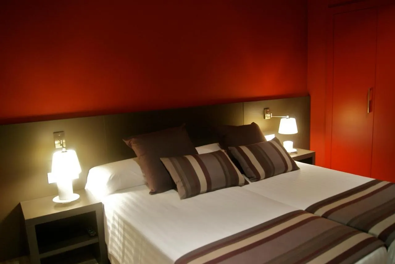 Restaurante Y Alojamiento Can Mach Guest House Tapis