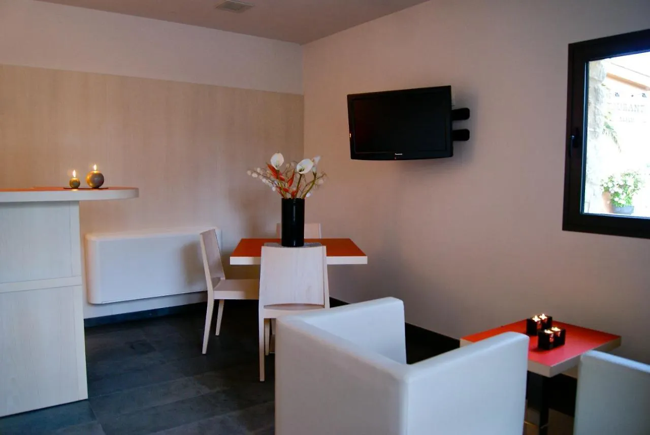 Restaurante Y Alojamiento Can Mach Guest House Tapis