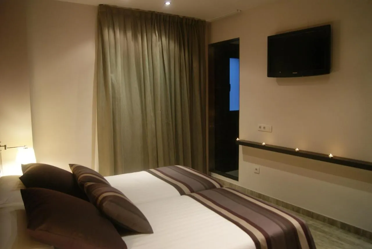 Restaurante Y Alojamiento Can Mach Guest House Tapis Spain
