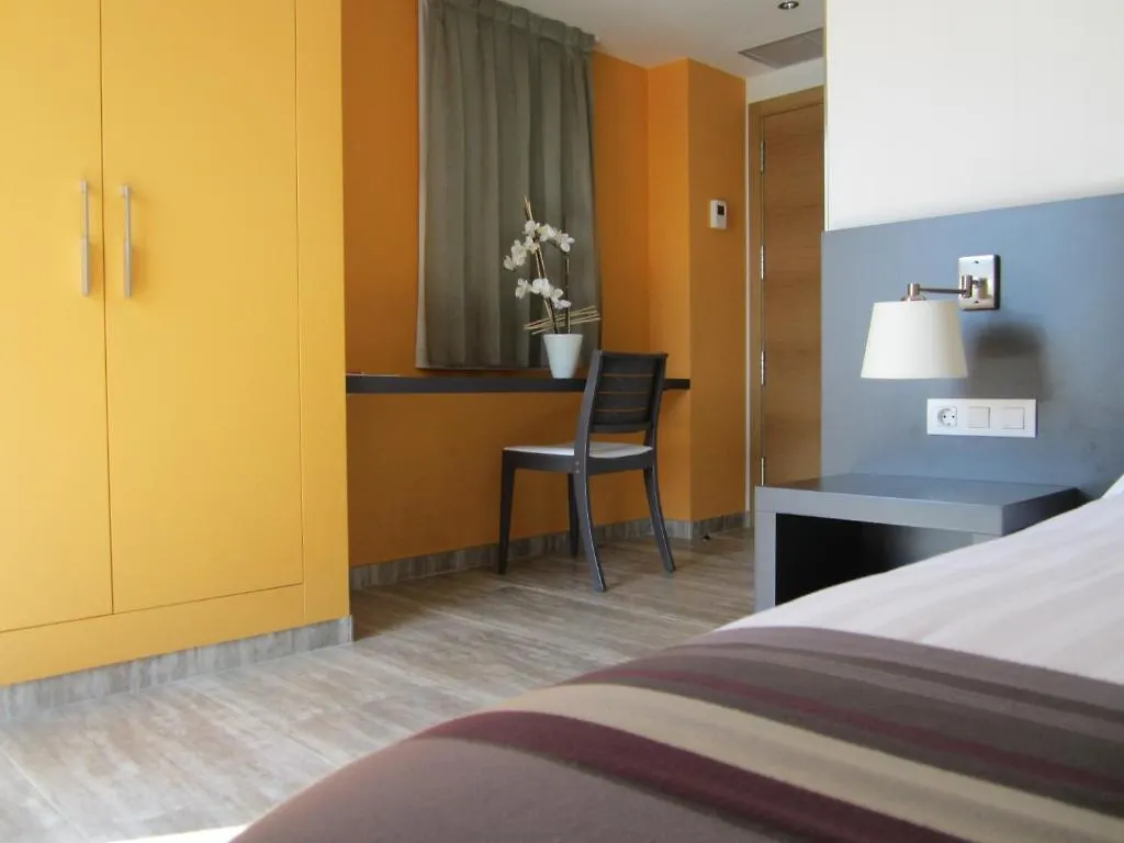 Restaurante Y Alojamiento Can Mach Guest House Tapis